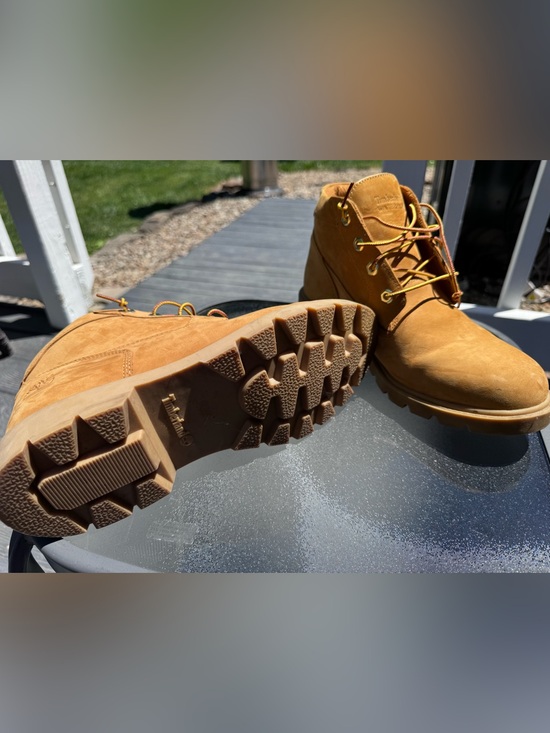 Timberland Men\'s Wheat Nubuck Work Boots size 9.5